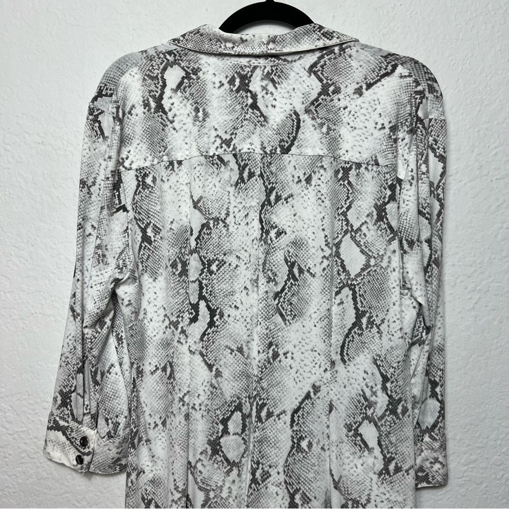 Philosophy Snake Print Button Front Quarter Sleev… - image 7